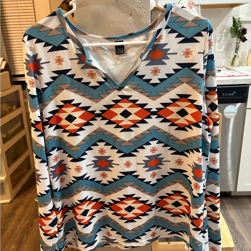 Geometric Patterned Long Sleeve Top